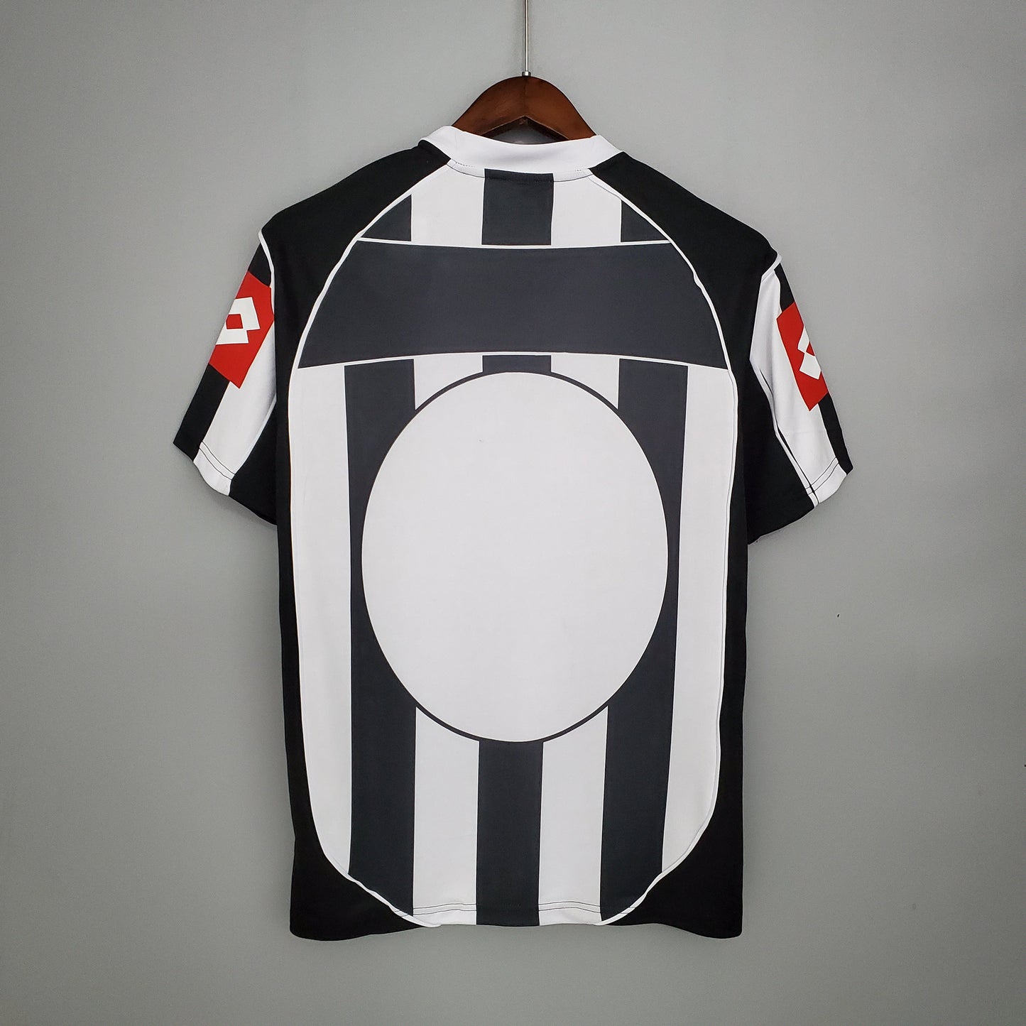 Retro Juventus Home Kit 02/03